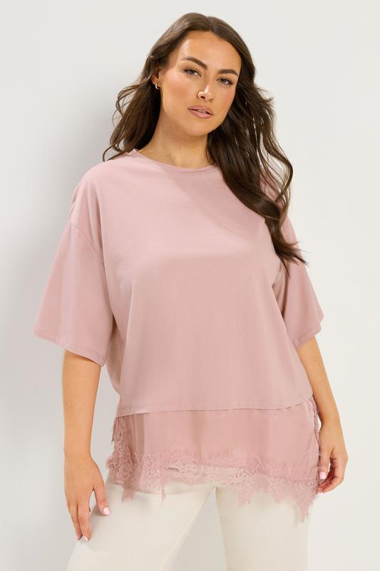  YOURS camiseta de satén rosa con borde de encaje