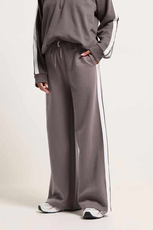 PixieGirl Petite Women's Set Purple Stripe Quarter Zip Sweatshirt & Wide Leg Joggers | PixieGirl 7