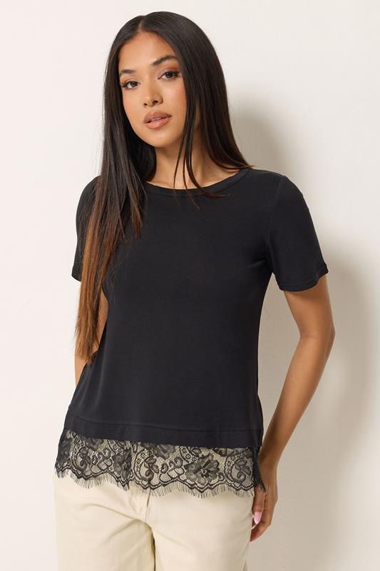  M&Co Petite zwarte T-shirt met kanten zoom