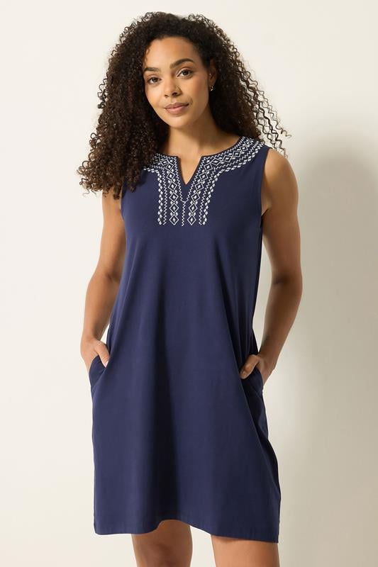  M&Co vestido midi de algodón azul marino con escote en V y bordados
