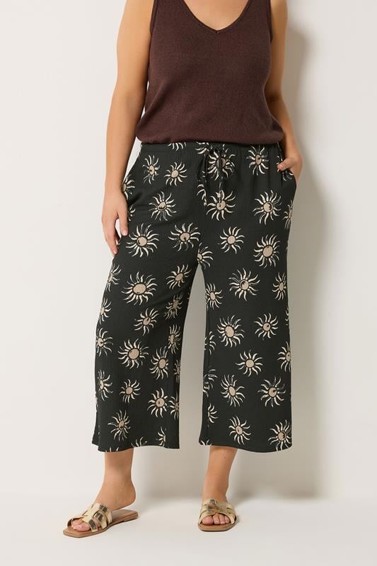  YOURS pantalones negros con estampado de sol cortos de pernera ancha