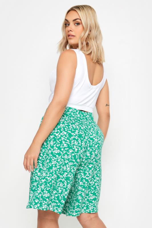 YOURS Plus Size Green Ditsy Floral Print Pull On Shorts | Yours Clothing 3