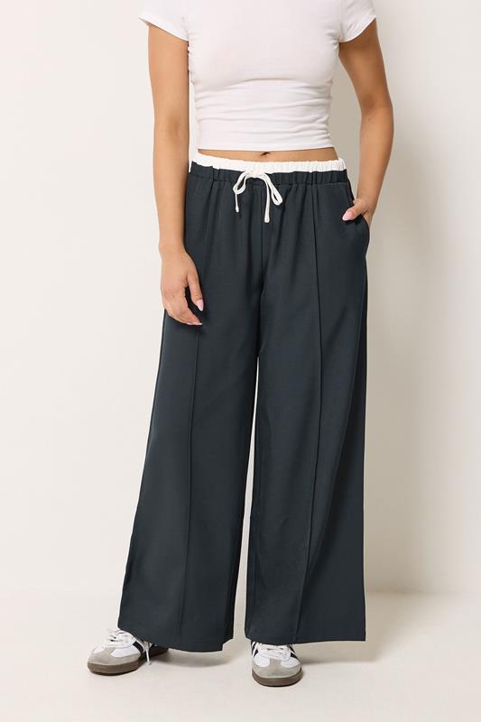  PixieGirl Petite pantalones de pernera ancha azul marino con jaretas en contraste 