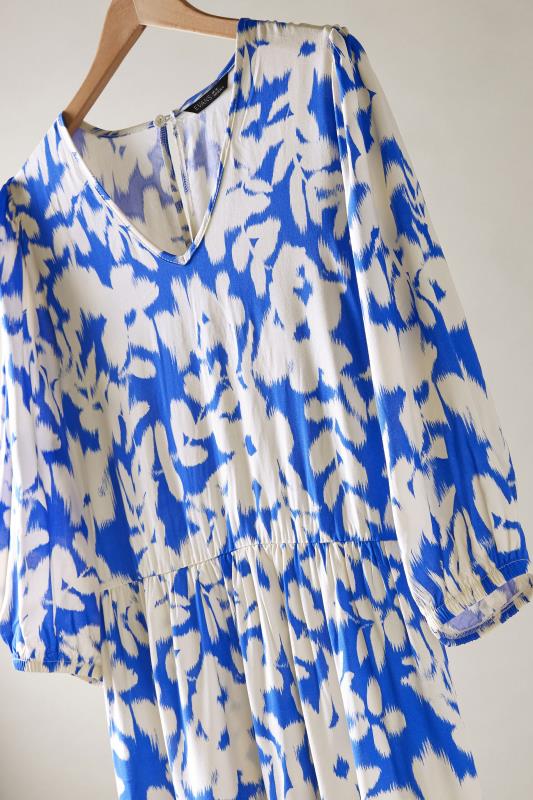 EVANS Plus Size Blue Floral Blur Print Midi Dress | Evans 7