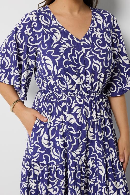 YOURS Plus Size Cobalt Blue Leaf Print Tiered Maxi Dress | Yours Clothing 4