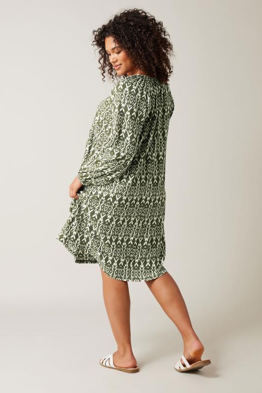 EVANS Plus Size Olive Green Ikat Print Crinkle Midi Dress | Evans 3