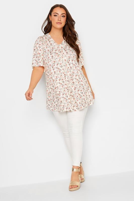 YOURS Plus Size White Floral Pleat Front Swing Top | Yours Clothing 2