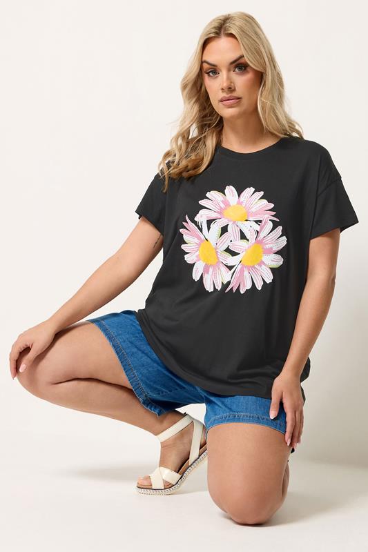  YOURS camiseta tachonada negra con margaritas