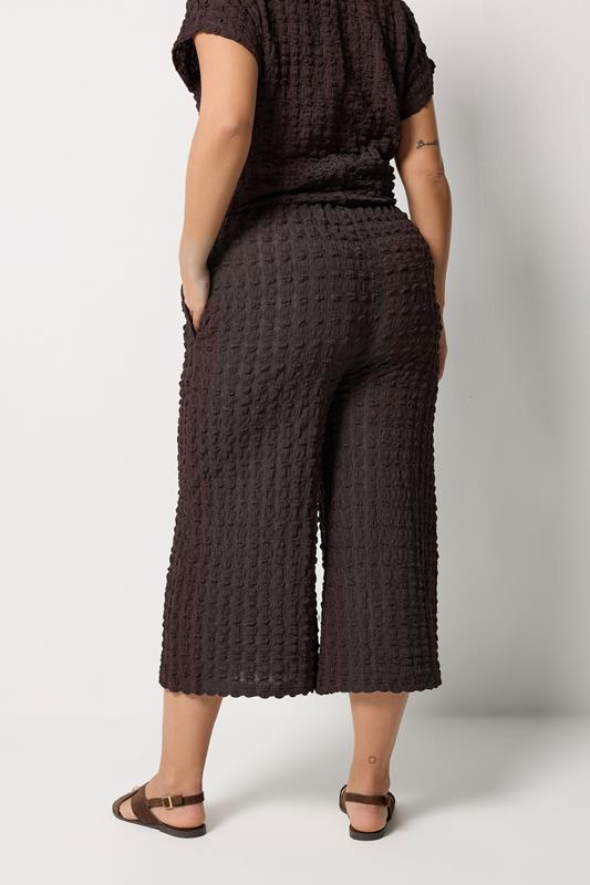 YOURS Curve Brown Bubble Textured Cropped Trousers 2
