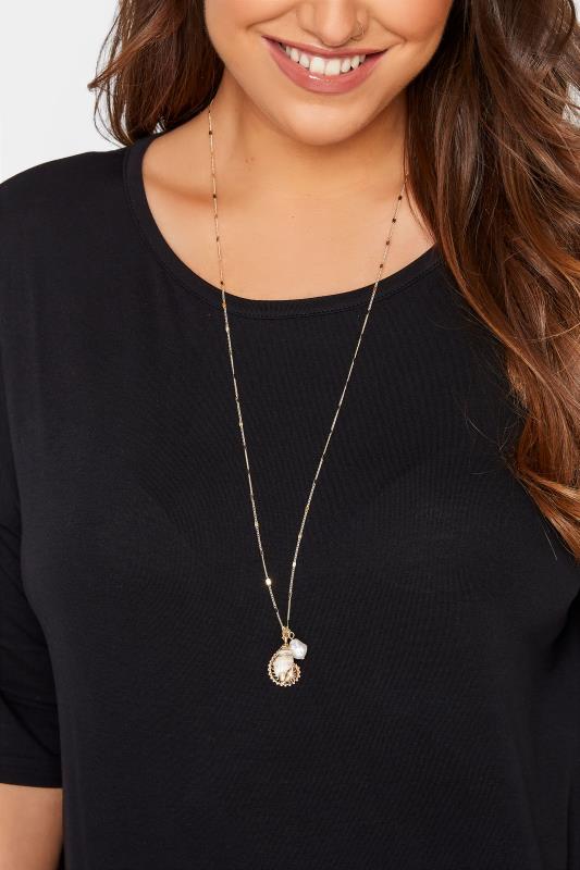 Gold Shell Charm Long Necklace 2