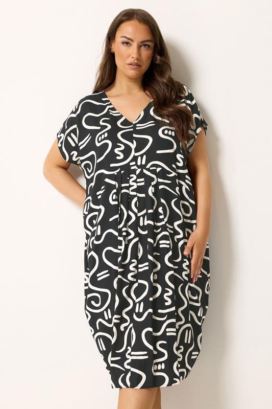  YOURS – Vorne plissiertes Midikleid in Schwarz mit abstraktem Print