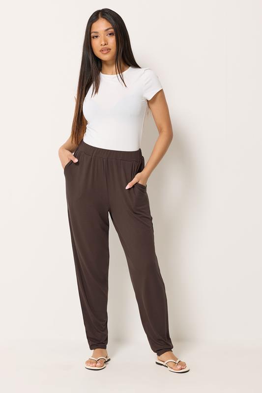  M&Co Petite pantalones harén color marrón chocolate