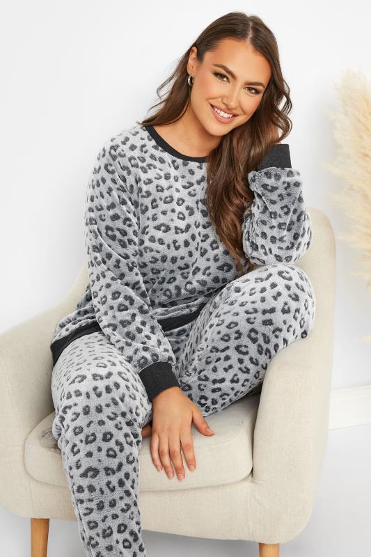 Plus Size Grey Leopard Fleece Lounge Set | Yours Clothing 5