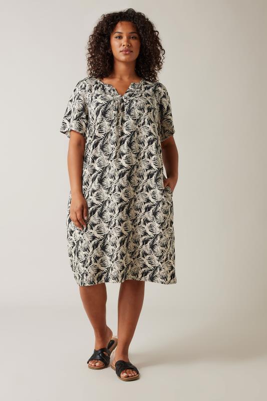 EVANS Plus Size Black Tropical Print Linen Dress | Evans 2