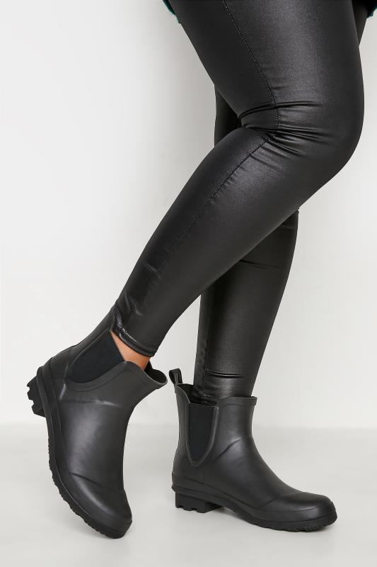 Black Heeled Chelsea Welly Boots in Extra Wide Fit_M.jpg