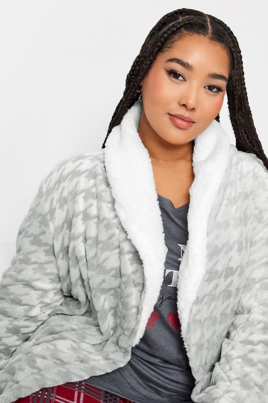 YOURS Plus Size Grey Dogtooth Maxi Dressing Gown | Yours Clothing 5