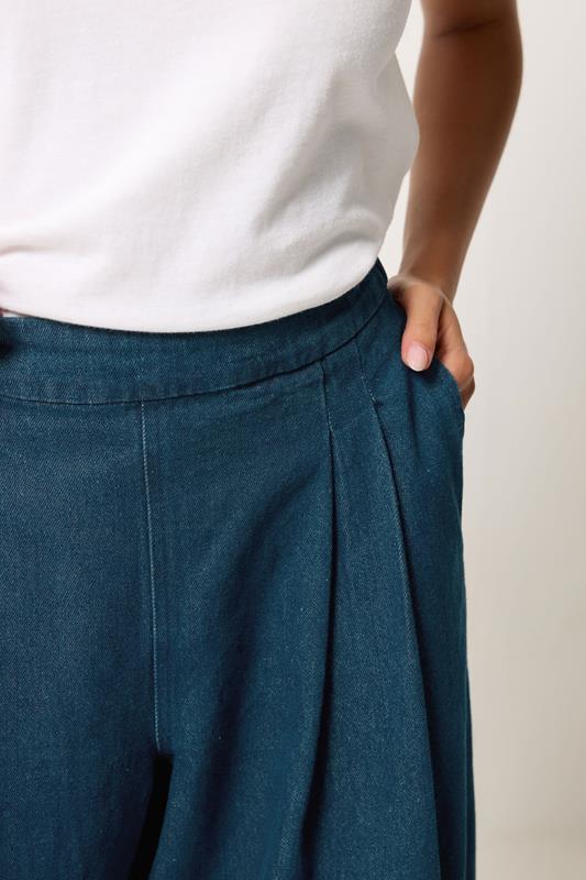 PixieGirl Petite Women's Blue Cotton Pleat Front Wide Leg Jeans | PixieGirl 4