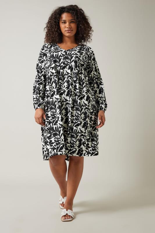 EVANS Plus Size Black Floral Print Crinkle Midi Dress | Evans 1
