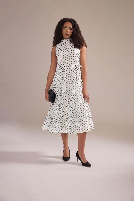  M&Co witte midi-jurk van chiffon met stippenprint en ruches