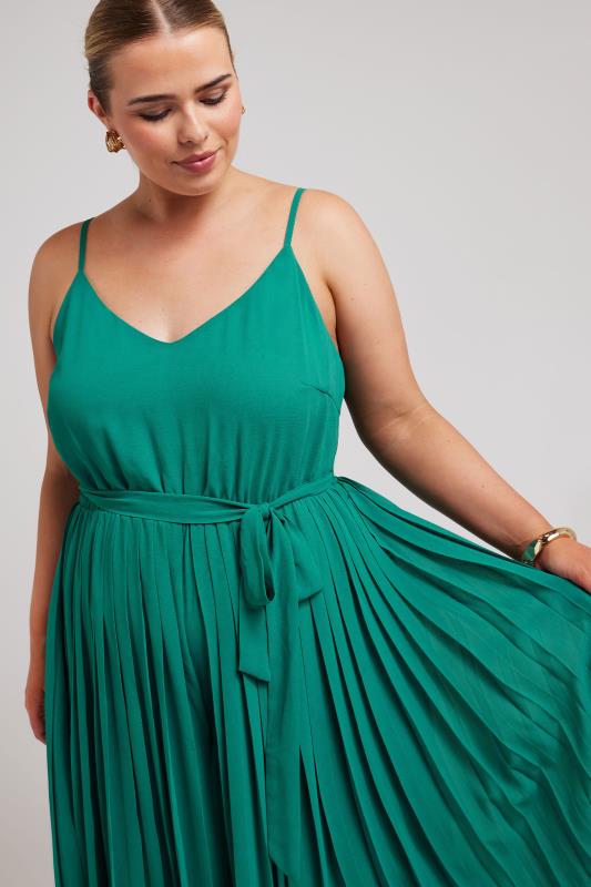 YOURS Plus Size Green Pleated Jumpsuit | Yours Clothing 4