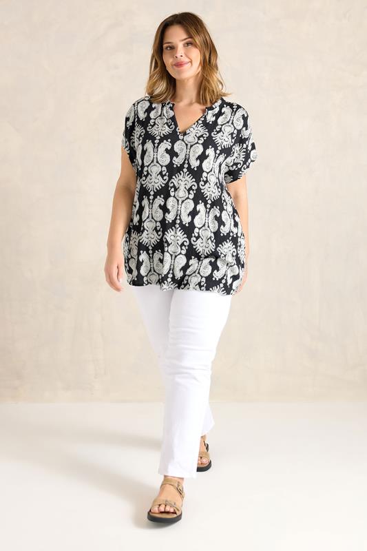 EVANS Plus Size Black Abstract Print Shirred Waist Trousers | Evans  2