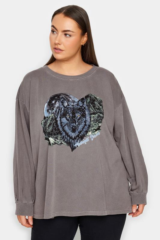 Plus Size  Evans Grey Wolf Graphic Sweatshirt
