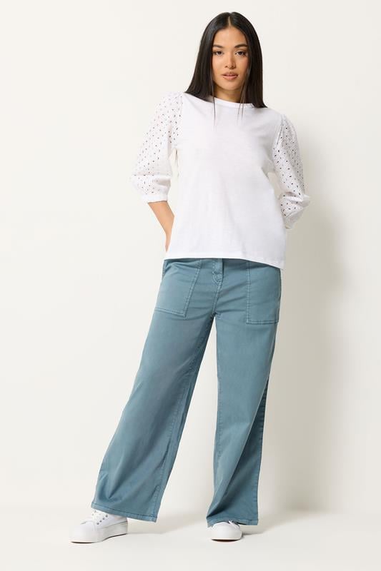  M&Co Cargohose in Blau mit weitem Bein in Petite