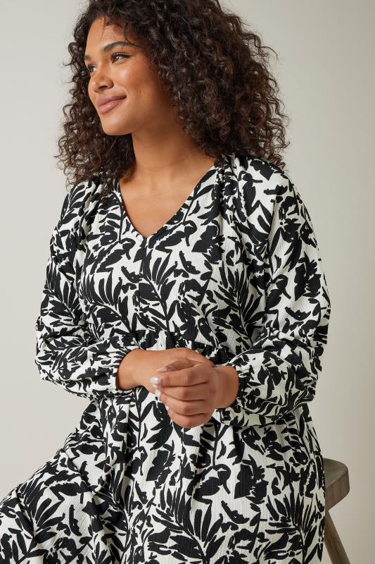 EVANS Plus Size Black Floral Print Crinkle Midi Dress | Evans 5