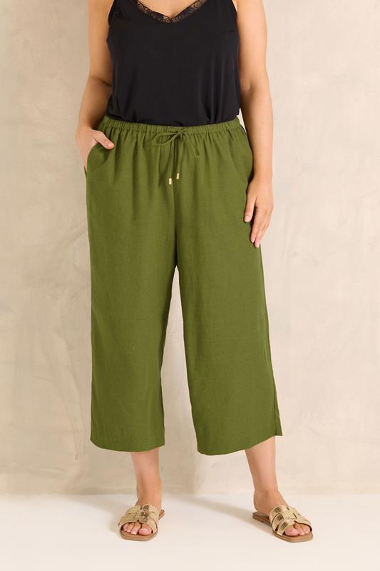 EVANS Plus Size Green Linen Cropped Trousers | Evans 1