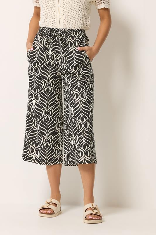  M&Co culottes negros con estampado abstracto