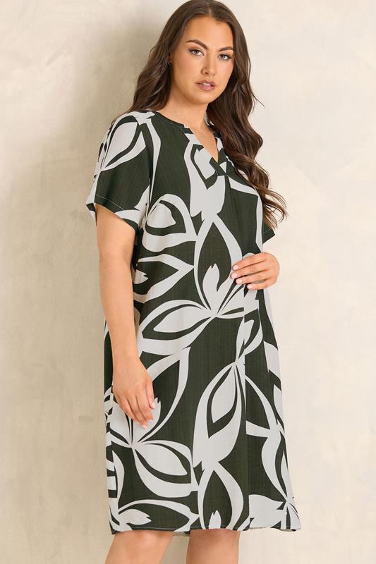 EVANS Plus Size Green Leaf Print Midi Shift Dress | Evans 1