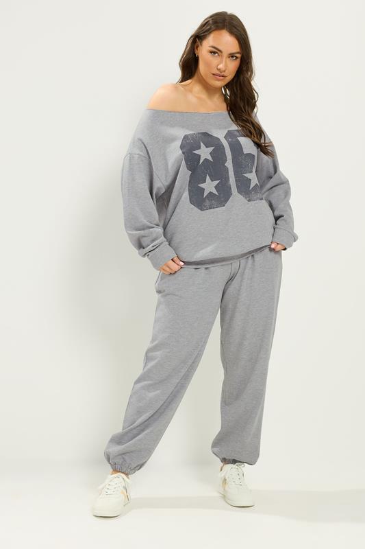  YOURS sudadera gris «86» con hombros descubiertos y conjunto de jogger