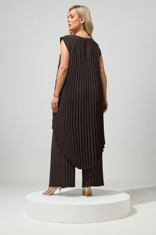 YOURS LONDON Plus Size Chocolate Brown Pleated Set | Yours Clothing 2