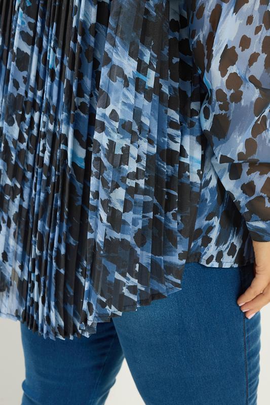 YOURS Plus Size Blue Animal Pleated Back Blouse | Yours Clothing 4