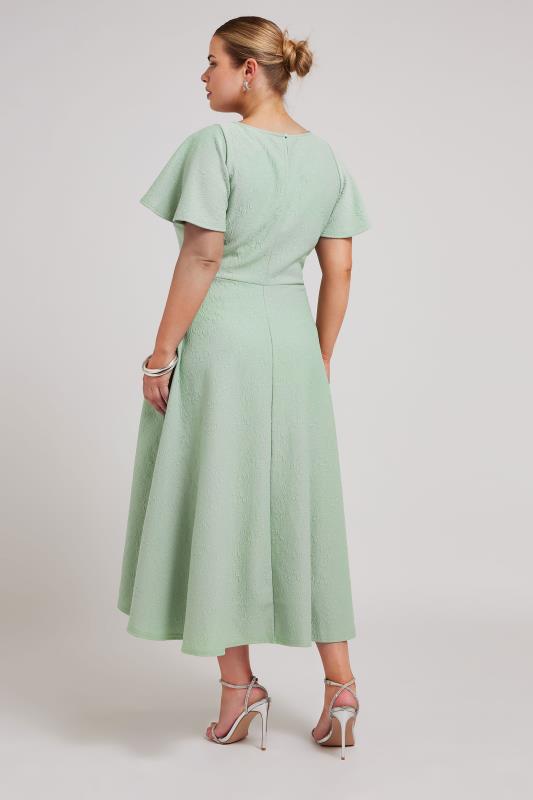 YOURS LONDON Plus Size Green Dipped Hemline Jacquard Dress | Yours Clothing 4