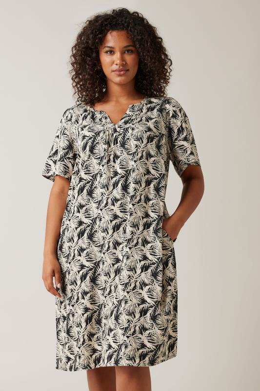 EVANS Plus Size Black Tropical Print Linen Dress | Evans 1