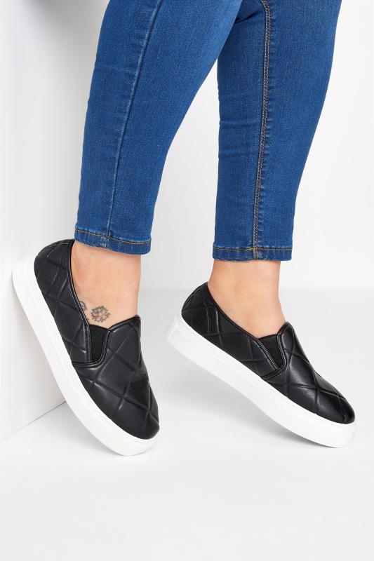  dla puszystych Black Quilted Slip-On Trainers In Extra Wide EEE Fit