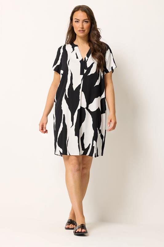 YOURS Plus Size Black Animal Pleat Front Dress | Yours Clothing 1