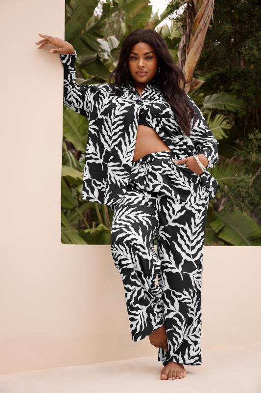  Grande Taille LIMITED COLLECTION Curve Black Leaf Print Drawstring Wide Leg Trousers