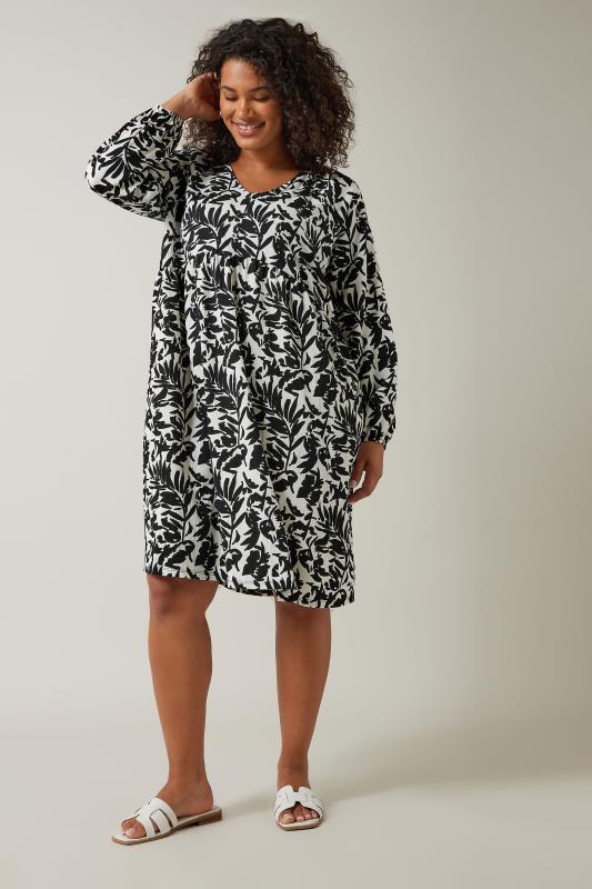 EVANS Plus Size Black Floral Print Crinkle Midi Dress | Evans 3