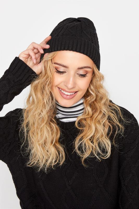 Black Cable Knitted Beanie Hat_M.jpg