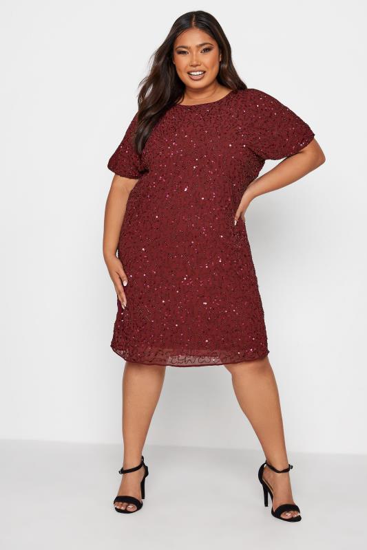 dla puszystych LUXE Red Sequin Cold Shoulder Cape Dress