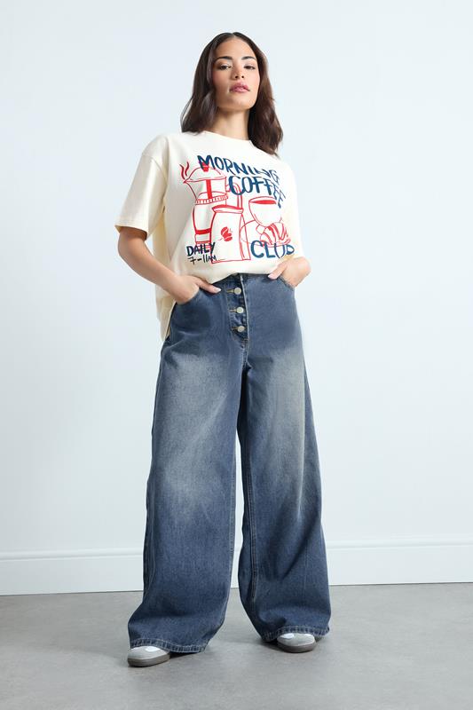 PixieGirl Petite Jeans in Mittelblau mit Knopf vorne und weitem Bein