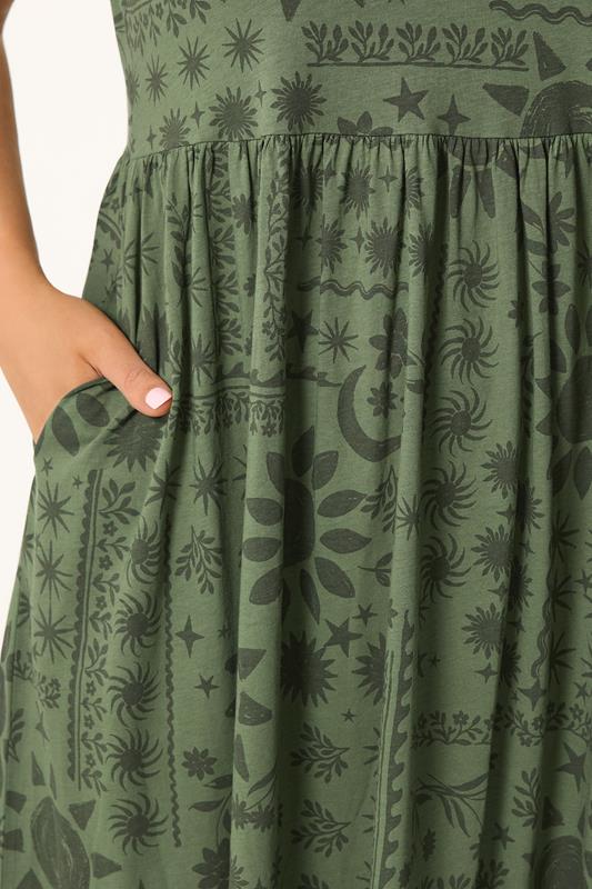 YOURS Plus Size Khaki Green Mixed Floral Throw on Smock Dress | Yours Clothing 4