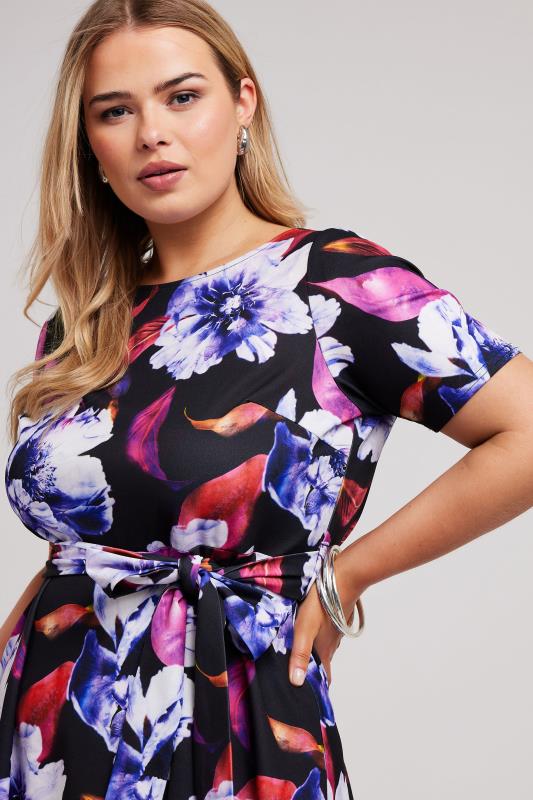YOURS LONDON Plus Size Black Floral Print Skater Dress | Yours Clothing 2