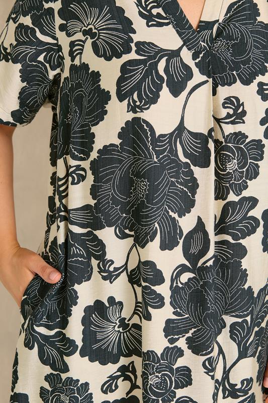 EVANS Plus Size Black Floral Shift Dress | Evans 4