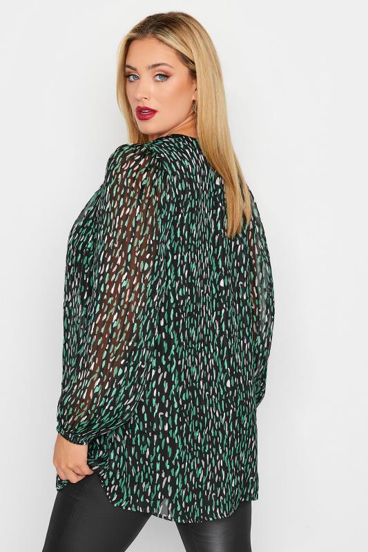 YOURS LONDON Plus Size Green Animal Print Blouse | Yours Clothing 3