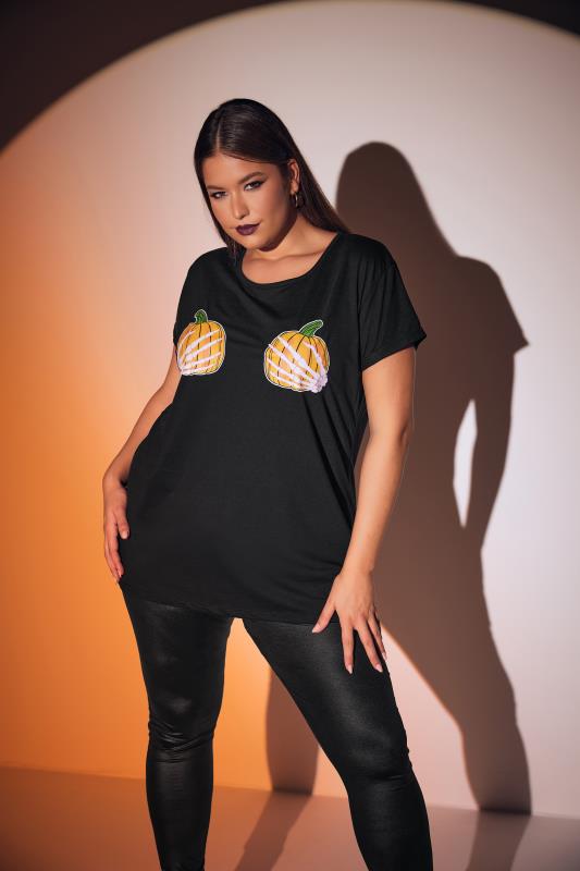 YOURS Plus Size Black Pumpkin Hands Novelty Halloween T-Shirt | Yours Clothing 1