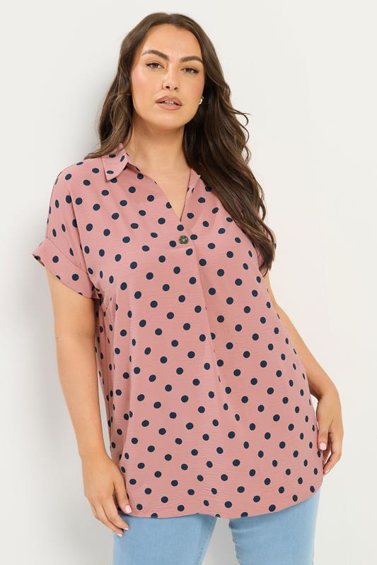  YOURS camisa plisada con estampado de lunares rosas