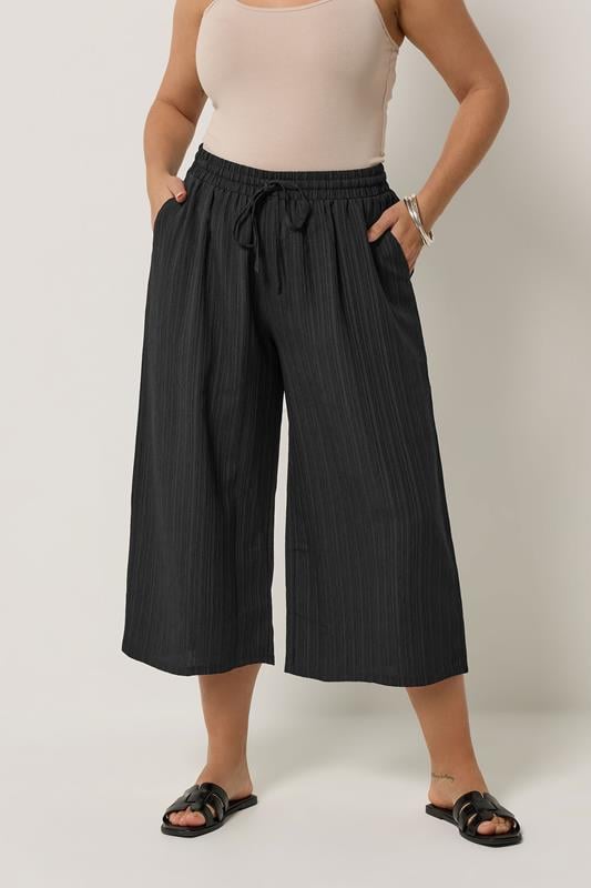  YOURS pantalones capri negros con textura